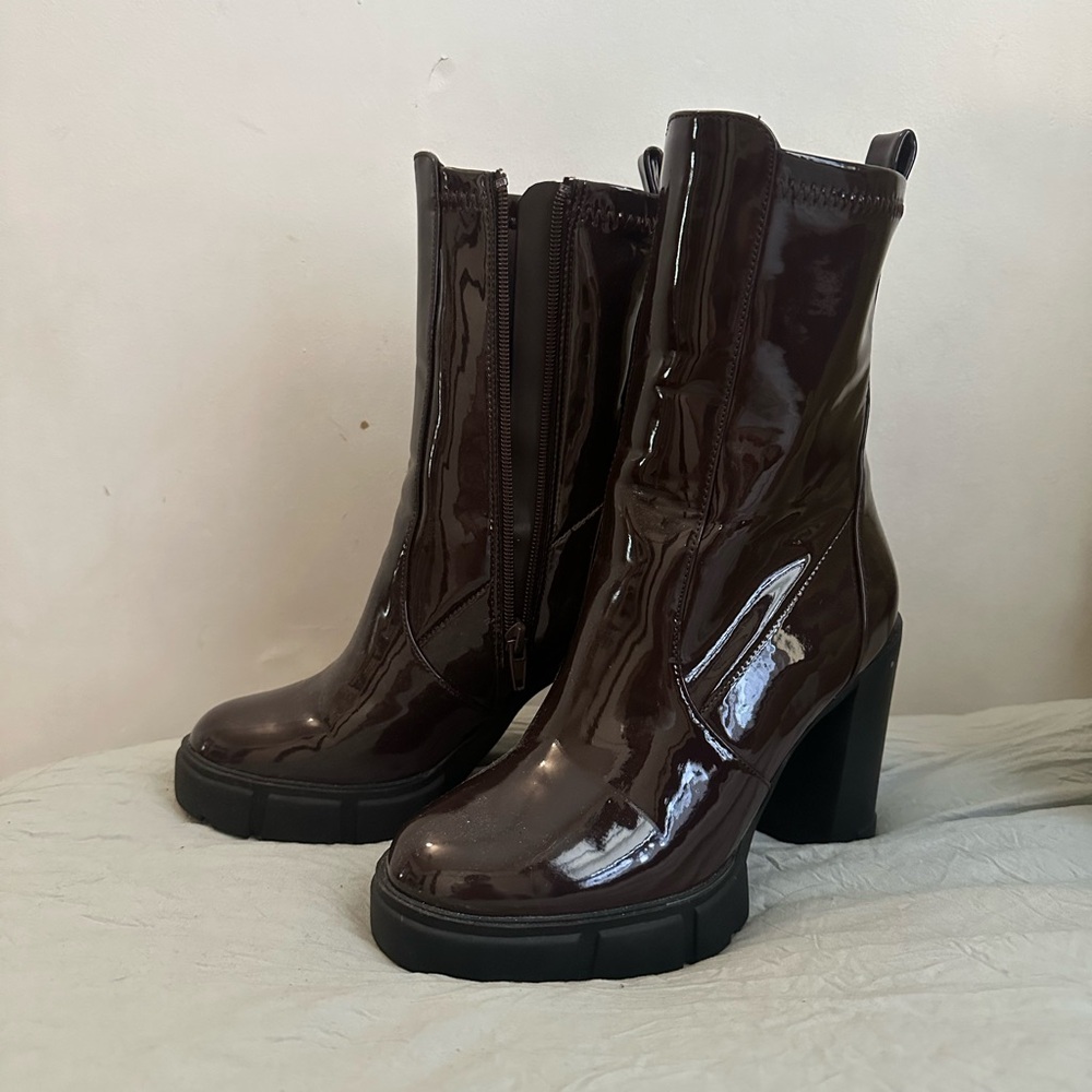 heeled Boots -Color Cherry Red-